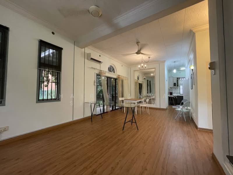 Rumah Teres 1 Tingkat untuk Dijual di Seksyen 4 (Kota Damansara) - Khairil Anwar Sirajudin - Living Room - PropertyGuru.com.my