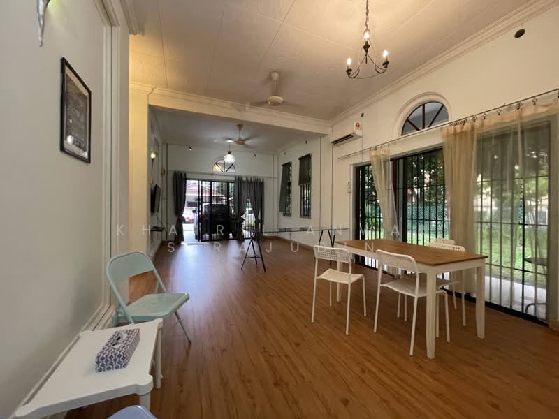 Rumah Teres 1 Tingkat untuk Dijual di Seksyen 4 (Kota Damansara) - Khairil Anwar Sirajudin - Living Room - PropertyGuru.com.my