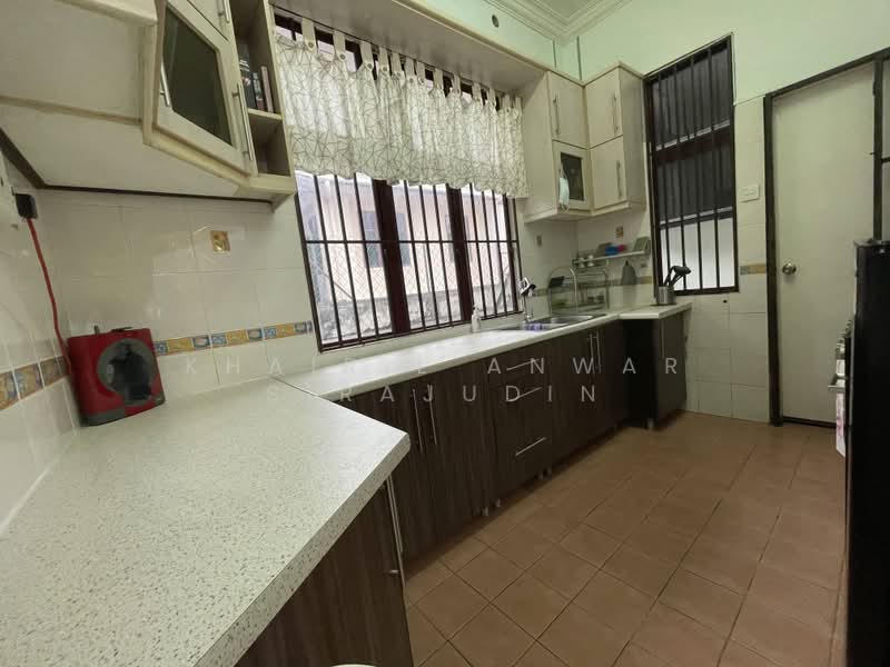 Rumah Teres 1 Tingkat untuk Dijual di Seksyen 4 (Kota Damansara) - Khairil Anwar Sirajudin - Kitchen - PropertyGuru.com.my