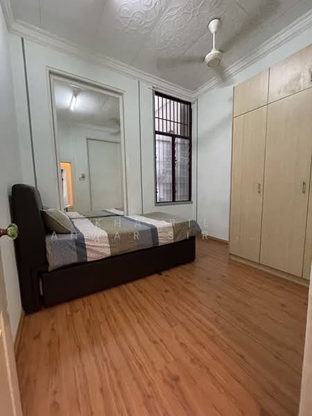 Rumah Teres 1 Tingkat untuk Dijual di Seksyen 4 (Kota Damansara) - Khairil Anwar Sirajudin - Bedroom - PropertyGuru.com.my