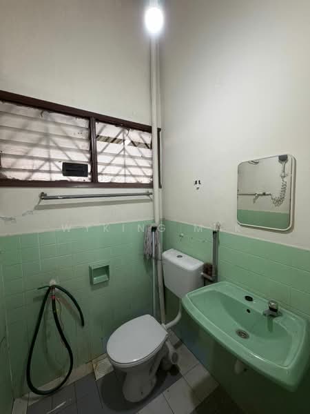 Rumah Teres 1 Tingkat untuk Dijual di Taman Sri Cheras (Cheras) - Wyking Mak - Bathroom - PropertyGuru.com.my