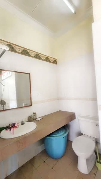 1.5-storey Terraced House for Sale in Taman Daya (Johor Bahru) - LZ Lau - Bathroom - PropertyGuru.com.my