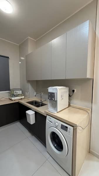 Condominium for Rent at Royal Strand @ Country Garden Danga Bay - May Lee - Kitchen - PropertyGuru.com.my