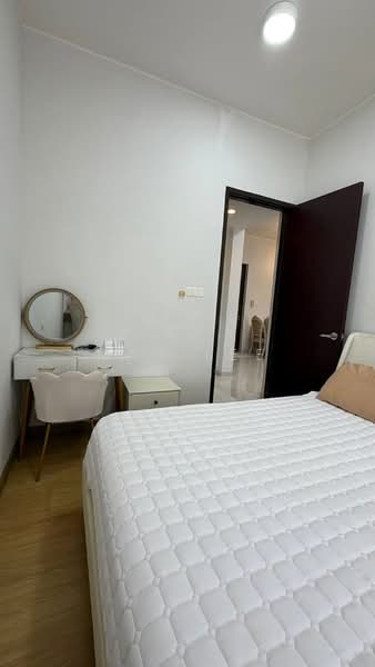 Condominium for Rent at Royal Strand @ Country Garden Danga Bay - May Lee - Bedroom - PropertyGuru.com.my