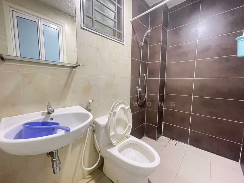 Rumah Teres 2 Tingkat untuk Dijual di Rawang (Selangor) - Jessie Wong - Bathroom - PropertyGuru.com.my