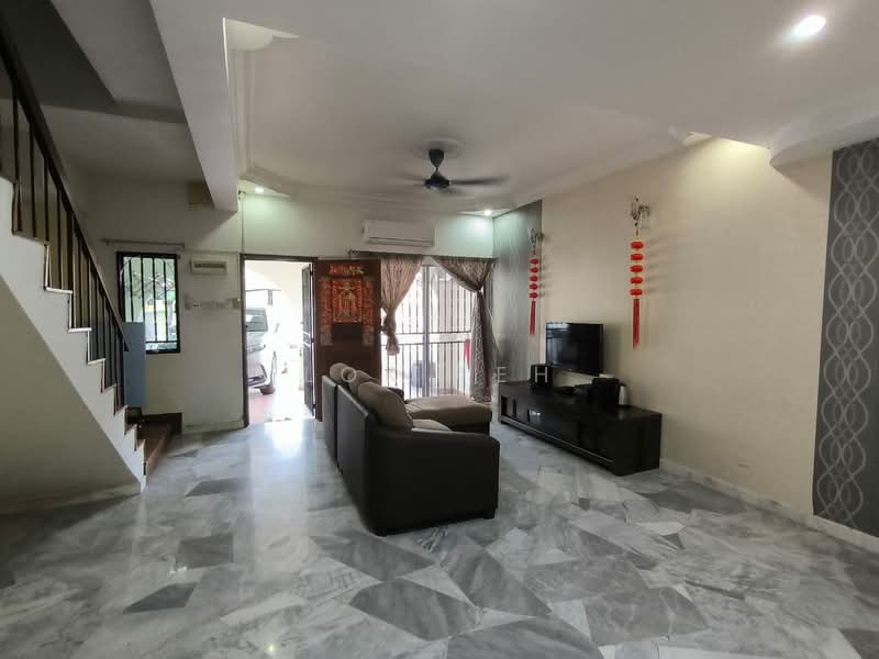 2-storey Terraced House for Rent in Taman Wawasan (Puchong) - Lok Teh - Living Room - PropertyGuru.com.my