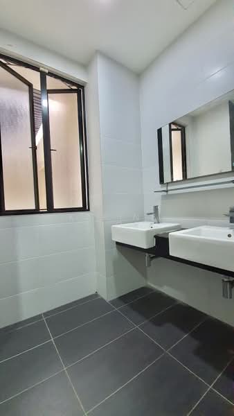 Rumah Teres 2 Tingkat untuk Dijual di East Ledang (Iskandar Puteri (Nusajaya)) - Karine Sior - Bathroom - PropertyGuru.com.my