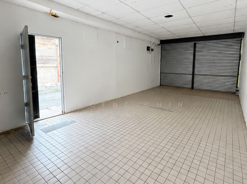 Shop for Rent in U5, Bandar Pinggiran Subang (Shah Alam) - Vincent Chin - Entrance - PropertyGuru.com.my