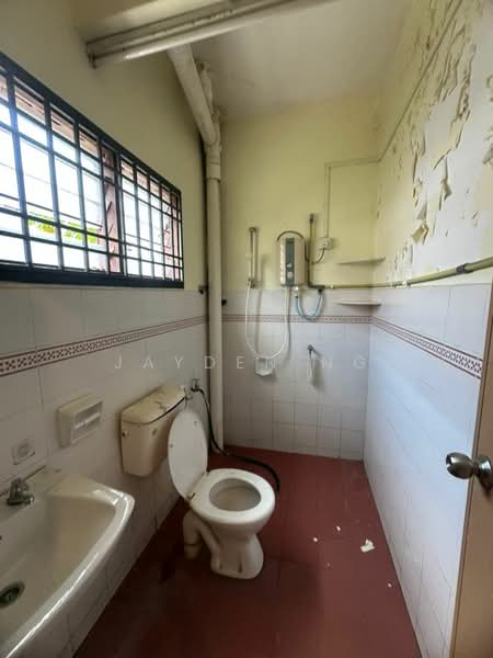 Rumah Teres 2 Tingkat untuk Dijual di Taman Indahpura (Kulai) - Jayden Ng - Bathroom - PropertyGuru.com.my