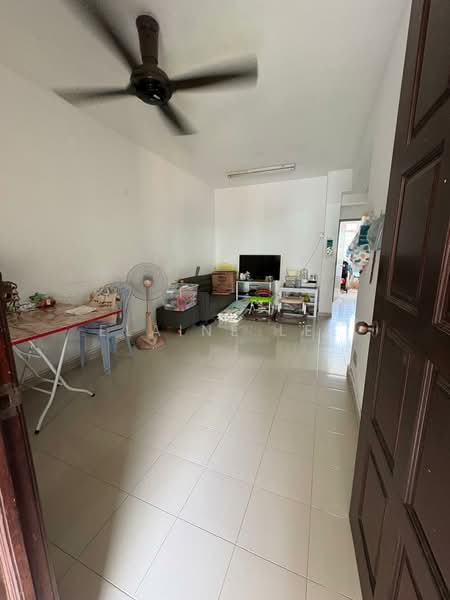 Pangsapuri untuk Dijual di Amethyst - Elaine Lee - Living Room - PropertyGuru.com.my