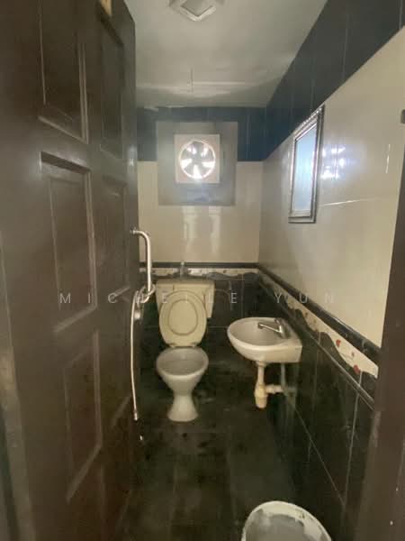 Kedai / Pejabat untuk Dijual di Seksyen 2 Wangsa Maju (Wangsa Maju) - Michelle Yun - Bathroom - PropertyGuru.com.my