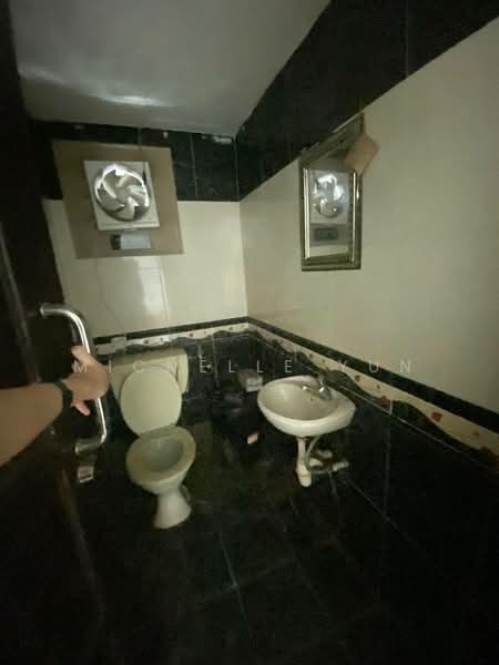 Kedai / Pejabat untuk Dijual di Seksyen 2 Wangsa Maju (Wangsa Maju) - Michelle Yun - Bathroom - PropertyGuru.com.my