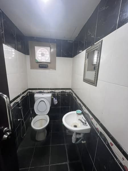 Shop / Office for Sale in Seksyen 2 Wangsa Maju (Wangsa Maju) - Michelle Yun - Bathroom - PropertyGuru.com.my