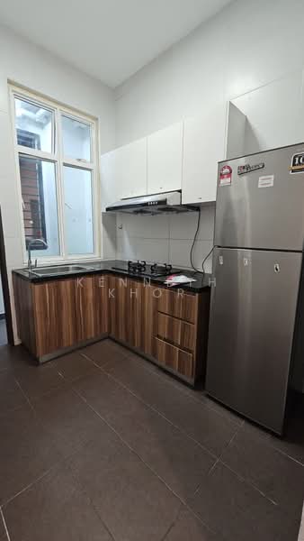 Kondominium untuk Dijual di M Condominium @ Larkin - Kenneth Khor - Kitchen - PropertyGuru.com.my