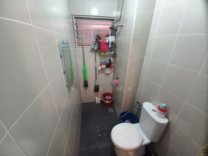 Rumah Teres 2 Tingkat untuk Dijual di Bukit Rahman Putra (Sungai Buloh) - Muin Mn - Bathroom - PropertyGuru.com.my