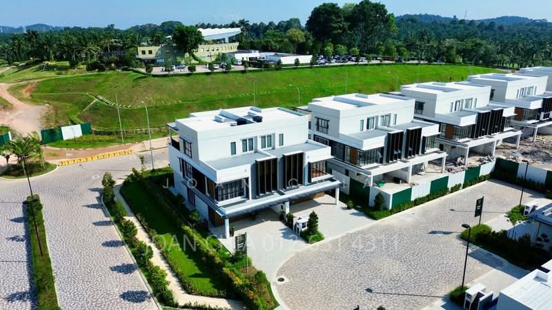 Semi-Detached House for Sale in Gelang Patah (Johor) - Joan Chia - Exterior - PropertyGuru.com.my