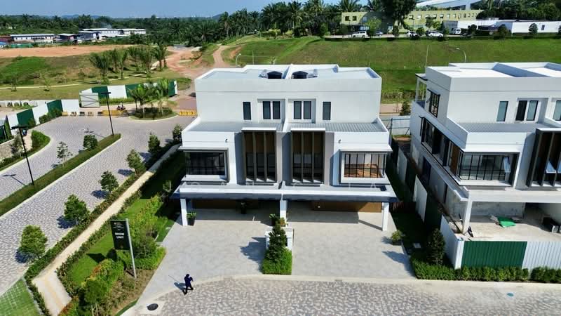 Semi-Detached House for Sale in Gelang Patah (Johor) - Joan Chia - Exterior - PropertyGuru.com.my
