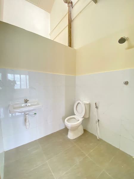 Rumah Teres 2 Tingkat untuk Dijual di Kepong (Kuala Lumpur) - Elaine Cheah - Bathroom - PropertyGuru.com.my