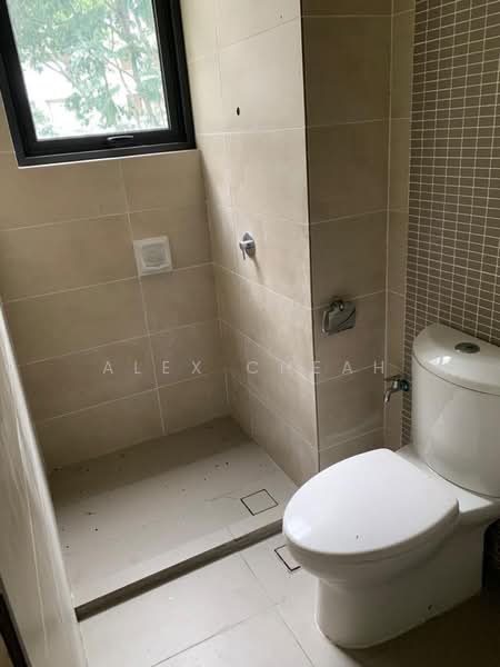 Rumah Teres 3 Tingkat untuk Dijual di Sungai Ara (Penang) - Alex Cheah - Bathroom - PropertyGuru.com.my
