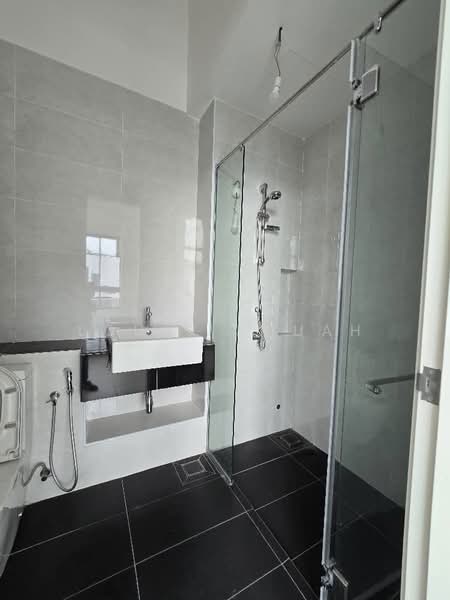 Rumah Teres untuk Dijual di Bandar Cassia (Batu Kawan) - Louis Chuah - Bathroom - PropertyGuru.com.my