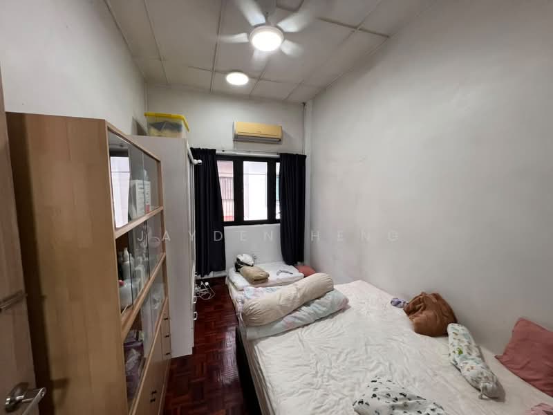 Rumah Teres 2 Tingkat untuk Dijual di SS 23, Taman Sea (Petaling Jaya) - Jayden Heng - Bedroom - PropertyGuru.com.my
