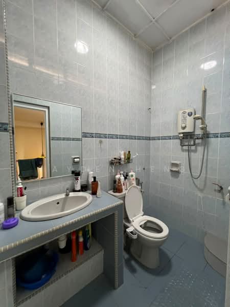 Rumah Teres 2 Tingkat untuk Dijual di SS 23, Taman Sea (Petaling Jaya) - Jayden Heng - Bathroom - PropertyGuru.com.my