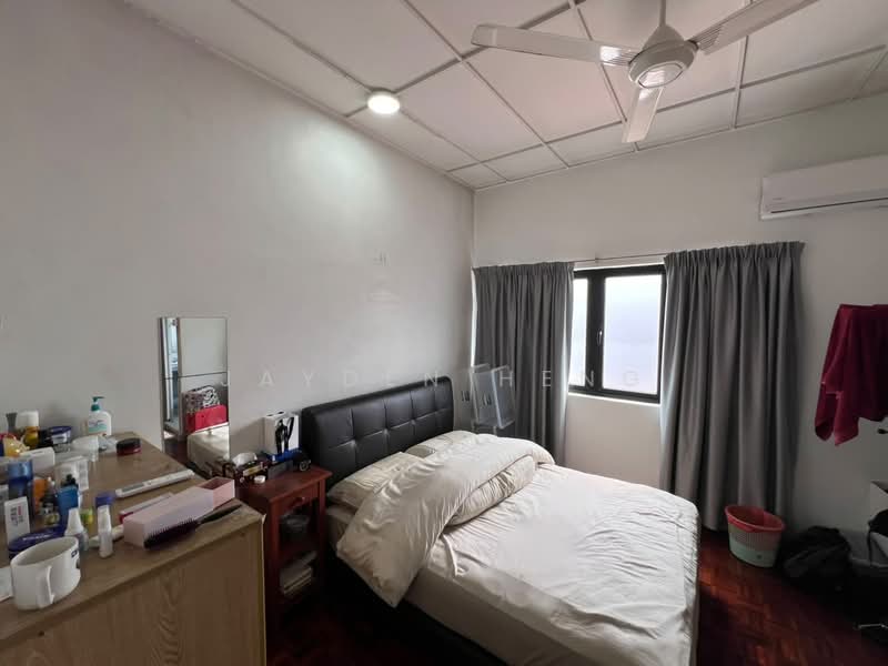 Rumah Teres 2 Tingkat untuk Dijual di SS 23, Taman Sea (Petaling Jaya) - Jayden Heng - Bedroom - PropertyGuru.com.my