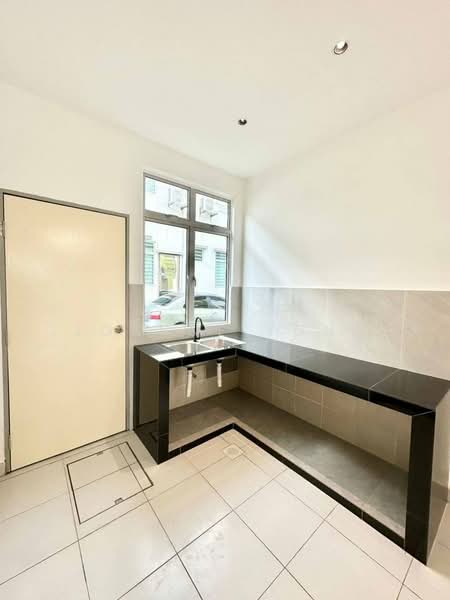 Rumah Teres 2 Tingkat untuk Dijual di Senai (Johor) - Joanne Yong - Kitchen - PropertyGuru.com.my