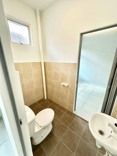 Rumah Teres 2 Tingkat untuk Dijual di Senai (Johor) - Joanne Yong - Bathroom - PropertyGuru.com.my