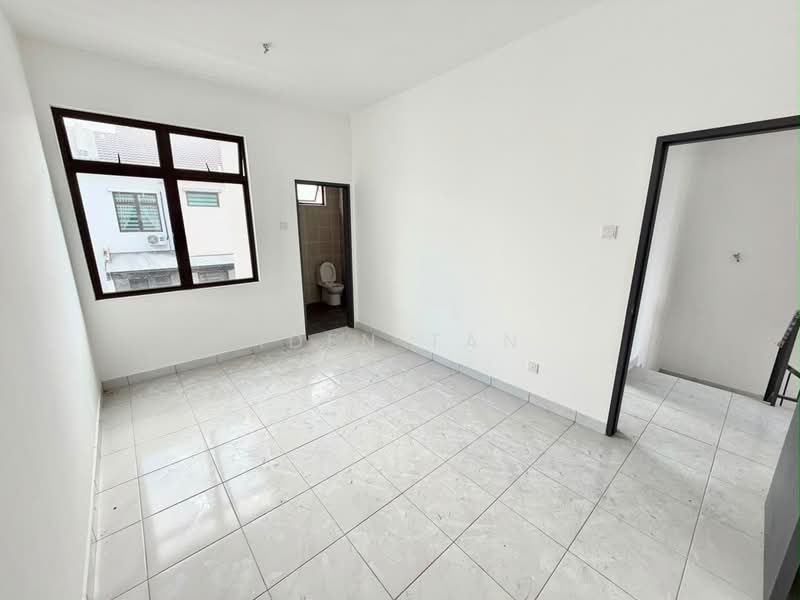 Rumah Teres 2 Tingkat untuk Dijual di Taman Austin Duta (Tebrau) - Iden Tan - Interior - PropertyGuru.com.my