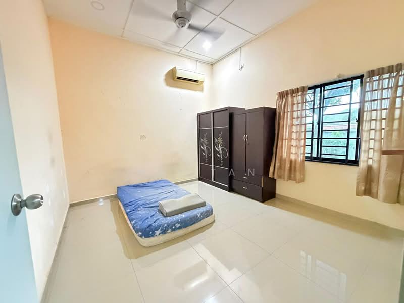 Rumah Berkembar untuk Dijual di Taman Sunrise (Kluang) - May Tan - PropertyGuru.com.my
