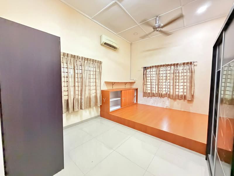 Rumah Berkembar untuk Dijual di Taman Sunrise (Kluang) - May Tan - PropertyGuru.com.my