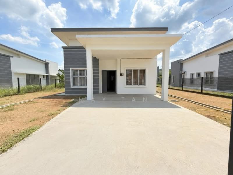Rumah Banglo untuk Dijual di Taman Sri Lambak (Kluang) - May Tan - PropertyGuru.com.my