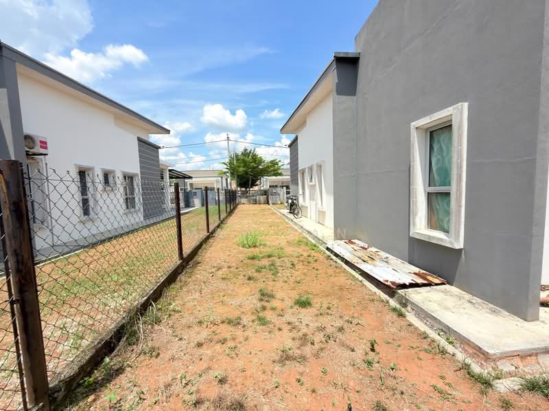Rumah Banglo untuk Dijual di Taman Sri Lambak (Kluang) - May Tan - PropertyGuru.com.my