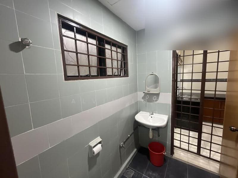 Terraced House for Sale in Bandar Sungai Long (Selangor) - Alvin Loo - Bathroom - PropertyGuru.com.my