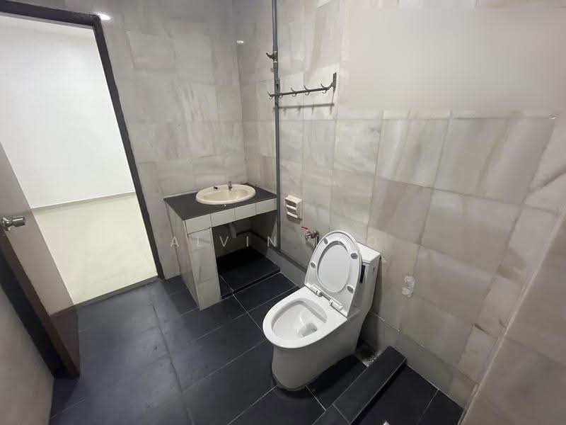 Terraced House for Sale in Bandar Sungai Long (Selangor) - Alvin Loo - Bathroom - PropertyGuru.com.my