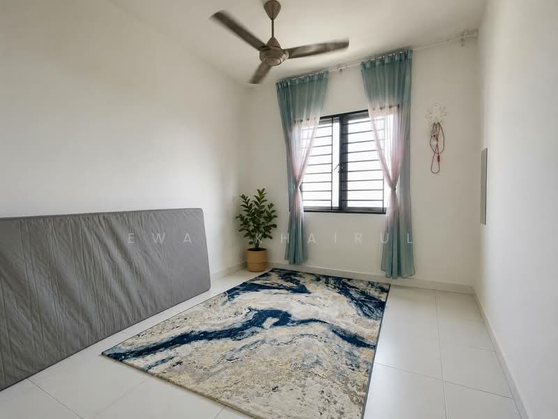 Pangsapuri untuk Dijual di Gapura Bayu - Ewat Khairul - Bedroom - PropertyGuru.com.my