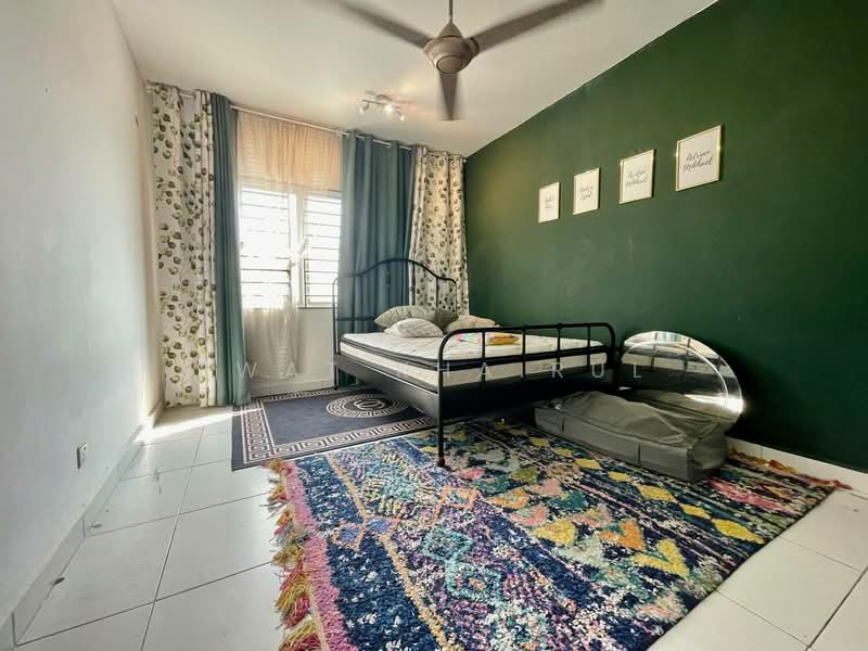Pangsapuri untuk Dijual di Gapura Bayu - Ewat Khairul - Bedroom - PropertyGuru.com.my