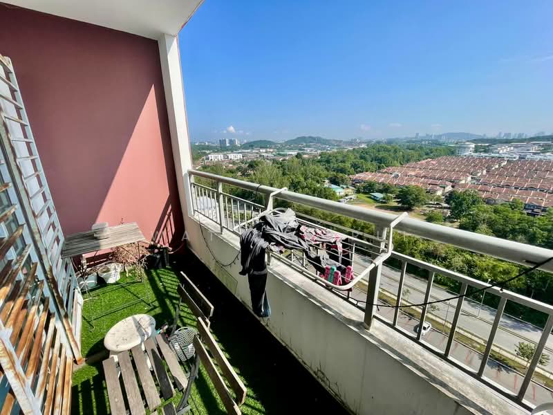Pangsapuri untuk Dijual di Gapura Bayu - Ewat Khairul - Balcony - PropertyGuru.com.my