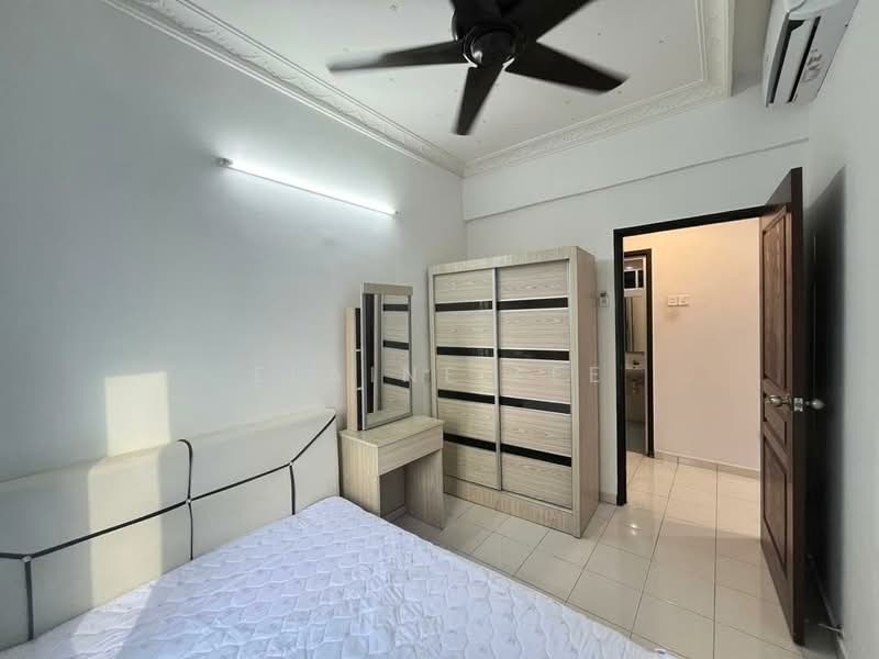 Kondominium untuk Disewa di Putra Place Condominium - Elaine Lee - Bedroom - PropertyGuru.com.my