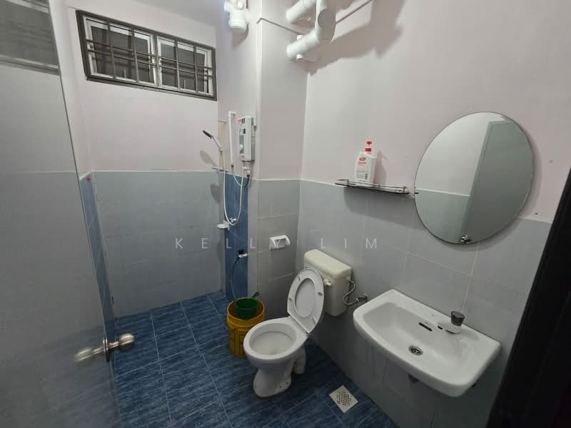 Apartment for Rent at Indah Court Apartment - Kelly Lim - Bathroom - PropertyGuru.com.my