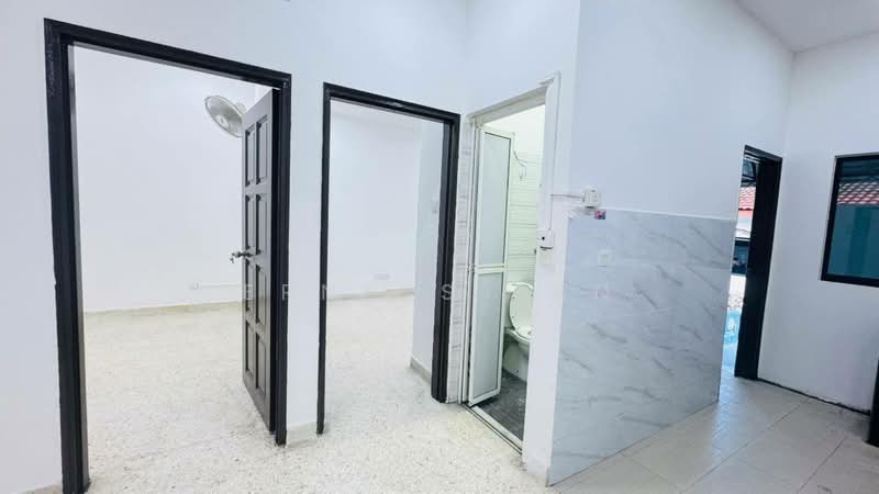 Rumah Teres 1 Tingkat untuk Dijual di Taman Perling (Perling) - Erness Tan - Bathroom - PropertyGuru.com.my