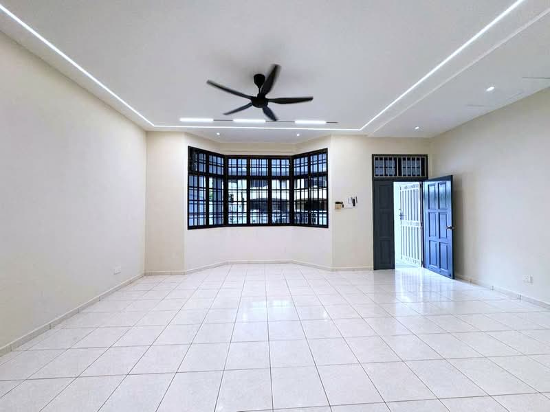 Rumah Teres 2 Tingkat untuk Dijual di Taman Dato' Chellam (Ulu Tiram) - Karl Lim - Living Room - PropertyGuru.com.my