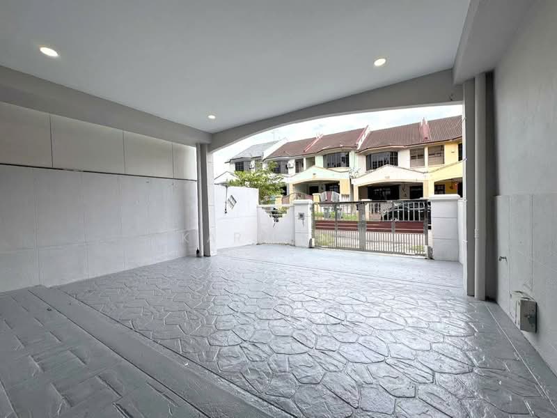 Rumah Teres 2 Tingkat untuk Dijual di Taman Dato' Chellam (Ulu Tiram) - Karl Lim - Exterior - PropertyGuru.com.my