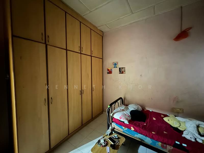 Rumah Teres 1 Tingkat untuk Dijual di Taman Puteri Wangsa (Ulu Tiram) - Kenneth Khor - Bedroom - PropertyGuru.com.my