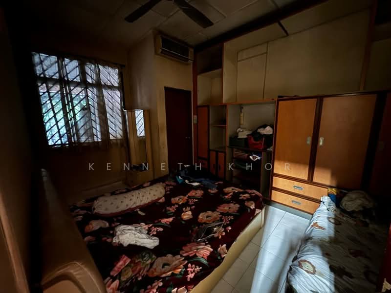Rumah Teres 1 Tingkat untuk Dijual di Taman Puteri Wangsa (Ulu Tiram) - Kenneth Khor - Bedroom - PropertyGuru.com.my