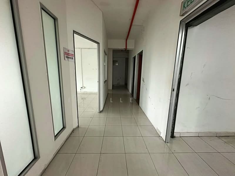 Shop / Office for Rent in Bandar Bukit Tinggi (Klang) - Michelle Tee - Corridor - PropertyGuru.com.my
