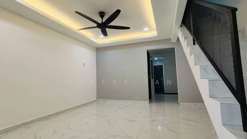 2-storey Terraced House for Sale in Taman Skudai Baru (Skudai) - Erness Tan - Living Room - PropertyGuru.com.my
