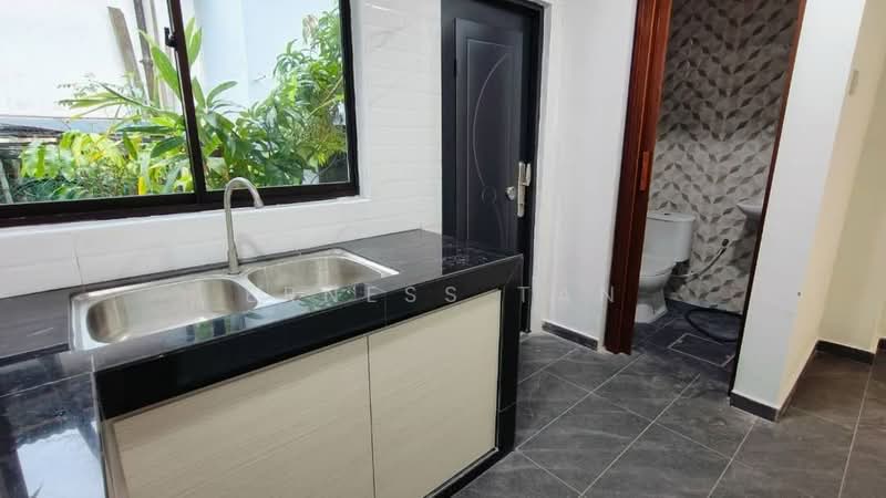 2-storey Terraced House for Sale in Taman Skudai Baru (Skudai) - Erness Tan - Kitchen - PropertyGuru.com.my