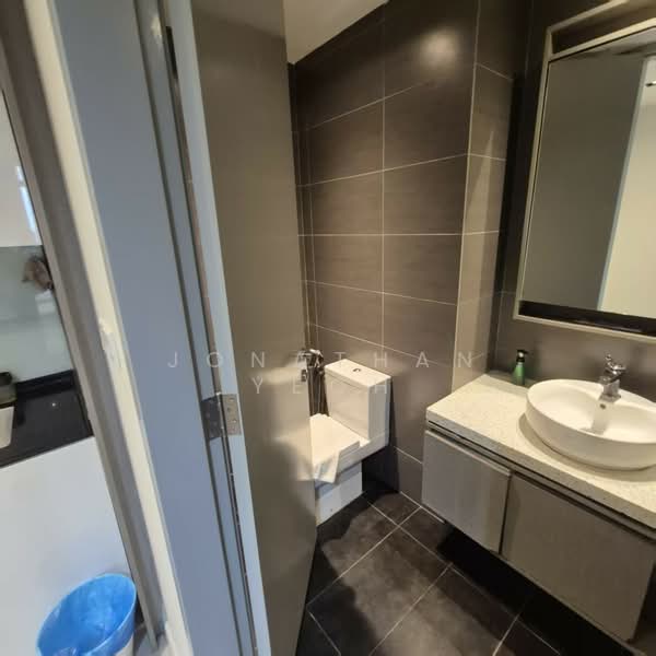 Servis Apartment untuk Disewa di Expressionz Professional Suites - Jonathan Yeoh - Bathroom - PropertyGuru.com.my